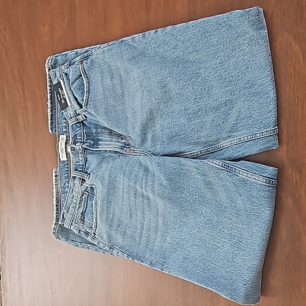 Abercrombie & Fitch the straight mid rise